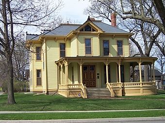 Yellow house in Sherman Hill neighborhood, Des Moines, Iowa.jpg