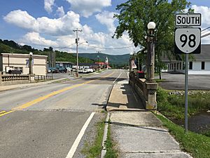 2017-06-11 16 05 49 View south along Virginia State Route 98 (Main Street) at U.S. Route 52 and Virginia State Route 42 in Bland, Bland County, Virginia