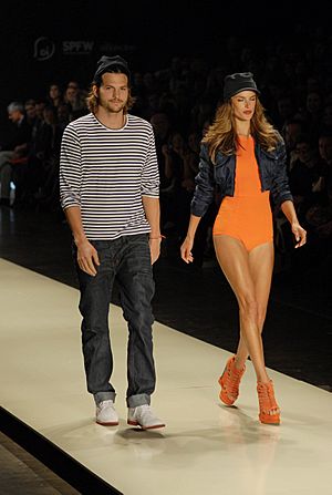 Ashton Kutcher, o modelo mais esperado dessa edição da SPFW @ São Paulo Fashion Week em Junho de 2011