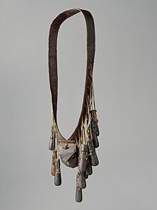 Bandelier met kruitmaatjes en kogelzakje, NG-1149