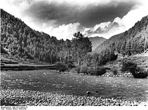 Bundesarchiv Bild 135-S-06-03-16, Tibetexpedition, Landschaftsaufnahme, Chumbital