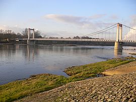Bridge over the Loire in Cosne-Cours-sur-Loire.