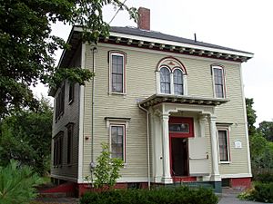 Josiah Bartlett Museum (exterior) - Amesbury, Massachusetts.JPG