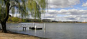 Lake burley griffin04