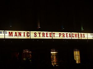 Manic Street Preachers in London2005-8.jpg