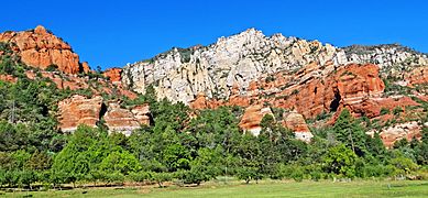 Oak Creek Canyon Panorama, AZ 9-15 (21982091420)