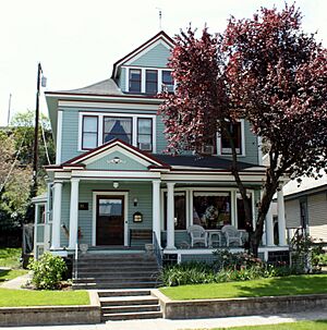 Sharp Family Residential Ensemble 404