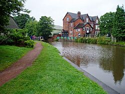 The Trent and Mersey Canal at Stone - geograph.org.uk - 962538