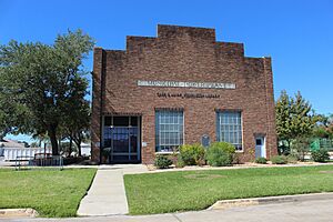 Yoakum-tx2016-21(municipal-power-plant)
