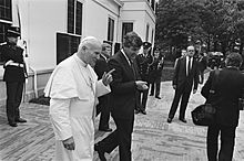 Bezoek Paus Johannes Paulus II aan Nederland Paus en premier Lubbers bij Catshu, Bestanddeelnr 933-3278