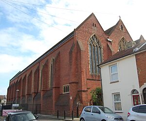 Church of the Holy Spirit, Fawcett Road, Southsea (October 2017) (2)