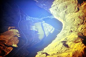 Columbia River - Wells Dam aerial 01A.jpg