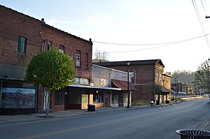 Eastward on Main from Myers