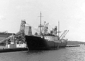 Frachtschiff MS Vogelsberg beim Laden von Zucker - Santa Cruz de Barahona, 1959