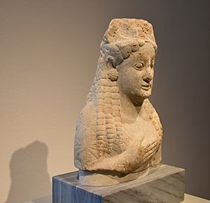 Fragment of a statue of a girl from Chalcedon, Turkey, ca. 500 BCE; Altes Museum, Berlin (1) (26307324648)
