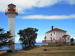 Georgina Point Lighthouse (7846570468)