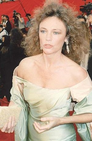 Jaqueline Bisset on the red carpet at the 1989 Academy Awards2