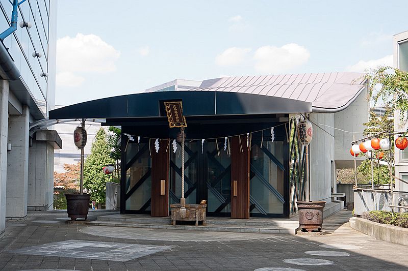 Kitaya-Inari-Shrine-Shibuya-01