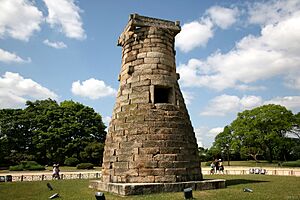 Korea-Gyeongju-Cheomseongdae-04