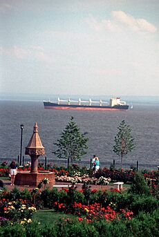 North Shore Scenic Drive - Ship Over Rose Garden - NARA - 7720685