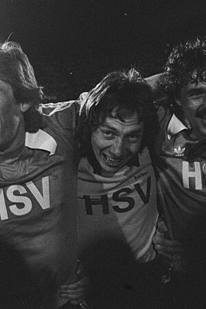 Rudolf Kargus - Anderlecht tegen HSV (finale Europa Cup II ) vreugde bij HSV na afloop, Bestanddeelnr 929-1737 (cropped).jpg