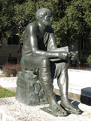 Statua di Marco Terenzio Varrone (Rieti) 02