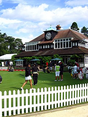 Sunningdale GC clubhouse as photographed during the 2008 Ricoh Women's British Open.jpg