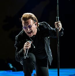 U2 in Tokyo (49182846331)