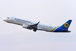 Ukraine International Airlines, UR-EMB, ERJ-190-100STD (16783957520)