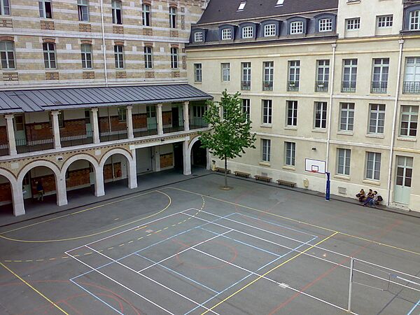 Victor Hugo courtyard, Lycée Louis-le-Grand (24-04-2007)