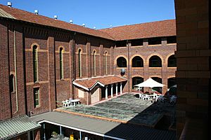 Villa Maria Hostel courtyard (2008)