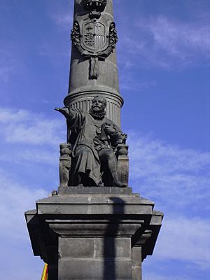 Zaragoza - Plaza de Aragón - Estatua al Justicia