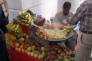 Aloo chaat vendor, Connaught Place, New Delhi
