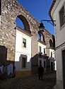 Arcade of dwellings on Rua do Cano, Évora (cropped).jpg