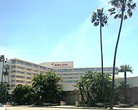 The Beverly Hilton as seen from Wilshire Boulevard