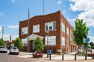 Ennis City Hall Wiki (1 of 1)