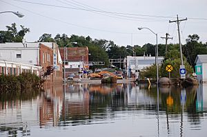 FEMA - 45007 - Flooded road in Colfax Iowa