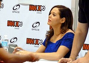 Fan Expo 2012 - Rose McGowan 5 (7897402146)