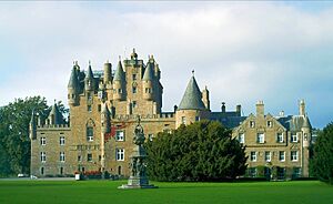 Glamis Castle 2004-04-08 (2)