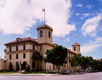 Jacob Weinberger U.S. Courthouse, San Diego, CA Jun 03.jpg