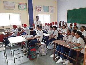 Jagseer S Sidhu teaching school students about Wikipedia