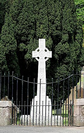 Kirkoswald war memorial - geograph.org.uk - 827151