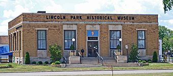 LincolnParkMiPostOffice.jpg