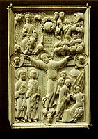 Paris -Musée national du Moyen-âge - Plaque d'une reliure - Crucifixion et Saintes Femmes au tombeau - 001
