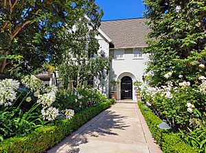 Sergei Rachmaninoff house. 610 Elm Drive Beverly Hills, California 20220617 154140 3 (1)