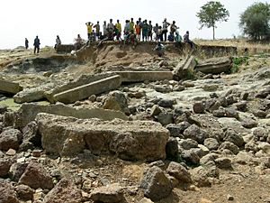 Wreckage of a dam (Dourtenga, 2008)