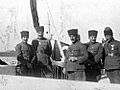 İzmir vilayet konağı balkonundaki direğeTürk Bayrağının çekilişi 9 Eylül 1922
