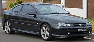 2001-2002 Holden Monaro (V2) CV8 coupe (2010-09-19) 01