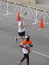 2007 Chicago Marathon juggler