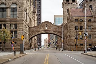Allegheny County Courthouse skyway over Ross St in Pittsburgh